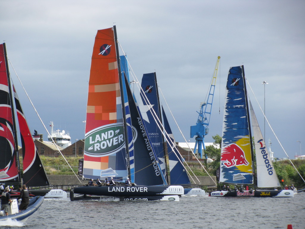 Team Wales (Landrover logo) contest the start