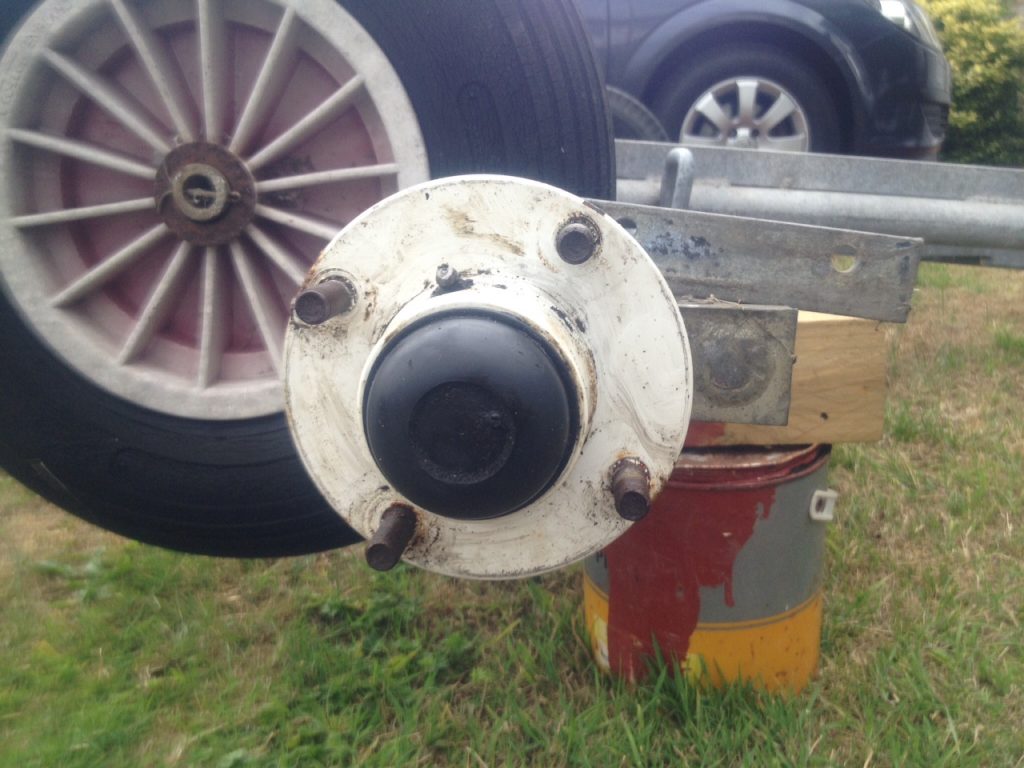 Trailer suspension unit repair - original hub
