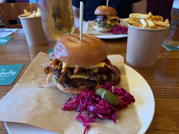 TheRoyalOak -Mighty Cardiff burger